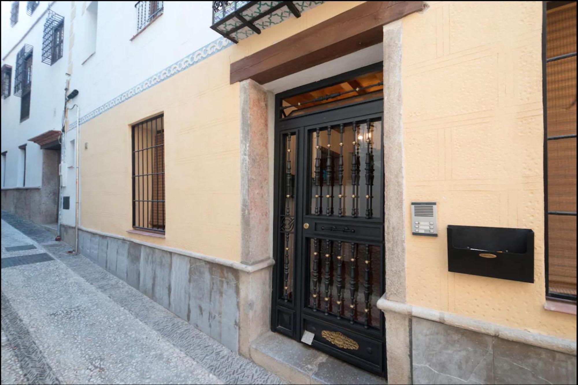 Apartamentos Centro Historico A Los Pies De La Alhambra Гранада Экстерьер фото